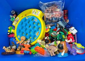 lot 229 image: Vintage Kids Meal Toys