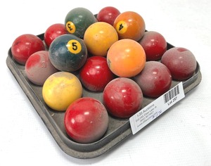 lot 257 image: Snooker Balls