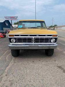 lot 4 image: 1974 Ford F100 ShortBox 4x4 (RUST FREE)