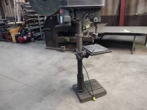 Central C122 22 Drill Press, 1 hp....