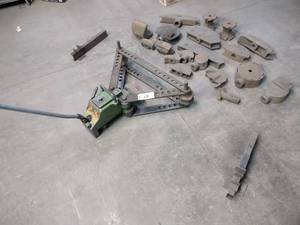 Greenlee No. 775 Pipe Bender, 1 14...