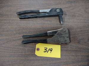 (2) Rivet Guns...