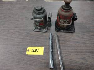 (2) Bottle Jacks...