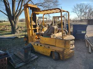 Baker 7000 lb. LP Gas Forklift, Maj...