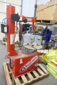 lot 4 image: Accu-turn 4400 tire changer
