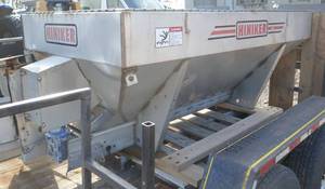 lot 8 image: Hiniker truck box SaltSand auger spreader Model 775