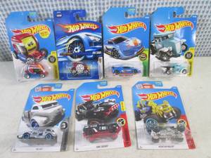 lot 210 image: (EC1) Assorted Hot Wheels in Packaging