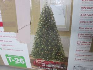 lot 212 image: (F-2) 6.5 Ft Pre-Lit Windham Pine Christmas Tree - Clear Lights - Preowned
