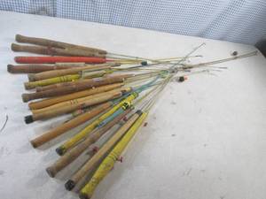 lot 230 image: (CS) Assorted Vintage Wood Handle Ice Fishing Poles