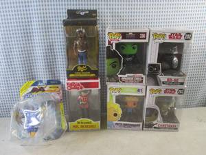 lot 255 image: (CSB) Assorted Figures - Tupac Shakur, Pop Etc