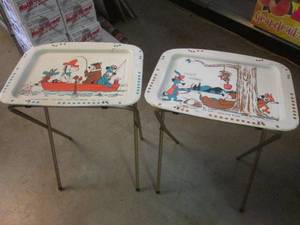 lot 264 image: (H-2) 2 Vintage Metal Hanna Barbera TV Trays - Huckleberry Hound, Yogi Bear, Quick Draw McGraw, Your TV Friends