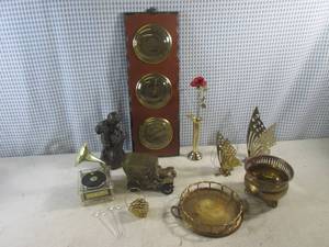 lot 266 image: (F-0) Assorted Brass Etc...