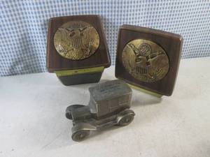 lot 268 image: (CSB) Vintage Bookends and Metal Car Bank