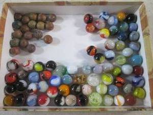 lot 274 image: (EC1) Mixed Lot of Vintage and Antique Marbles Including Akro, Jabo, Vitro, Master, Peltier and Alleys Plus Some Antique Clay Marbles