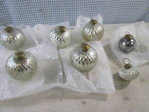 lot 285 image: (BS) Assorted Antique Kugel Ornaments