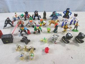 lot 310 image: (EC1) Assorted Small Toy Figures...