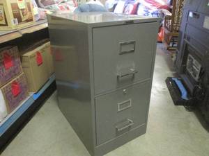 lot 15 image: (EW3) Acorn Metal 2-Drawer Locking File Cabinet with Key