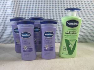 lot 28 image: (CS) 5 Bottles Vaseline Body and Hand Lotion