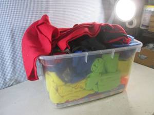 lot 68 image: (EW6) Tote Full of Assorted Colors Fleece Material