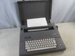 lot 93 image: (A-2) Smith Corona SL-500 Electric Typewriter - Working