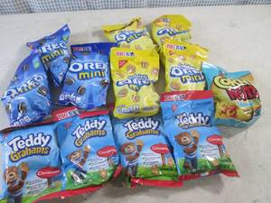 lot 100 image: (B-1) 12 Bagged Snacks Past Date...
