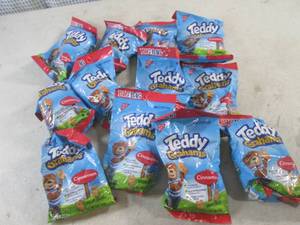 lot 102 image: (B-1) 12 Bags Teddy Grahams Past Date