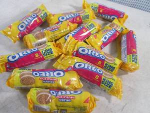 lot 112 image: (B-1) 12 Packs of Oreo Cookies Past Date