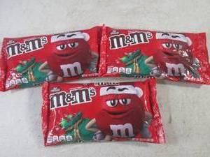 lot 120 image: (B-1) 3 Bags of M&Ms Past Date...