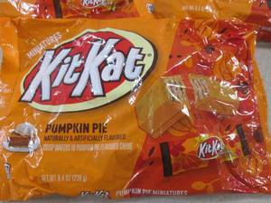 lot 150 image: (B-2) 3 Bags of Miniature Kit Kat Pumpkin Pie Candy Bars Past Date