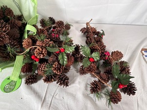 Bag of Pine Cone Garland - Approximately 12