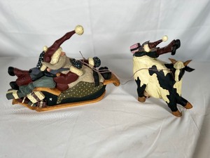 1997 Williraye Studio Whoa Cow Pulling Santas Sleigh Folk Art in Mint Condition