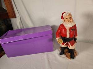 1988 Classic Santa Statue - 858 Universal Statues