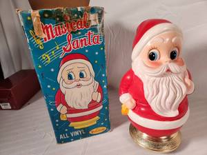 Vintage Vinyl Musical Santa