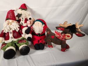 Variety of Stuffed Santa Dcor