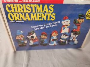 8 Piece Kit - Easy to Paint Christmas Ornaments - New in Packaging
