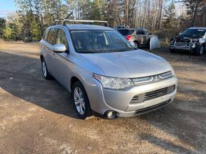 2014 Mitsubishi Outlander SE with 180,000 miles