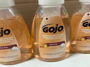 lot 117 image: Gojo Foaming Hand Soap