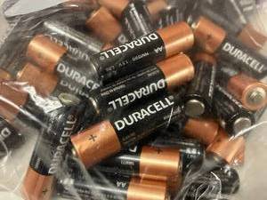 lot 91 image: Duracell AA Batteries
