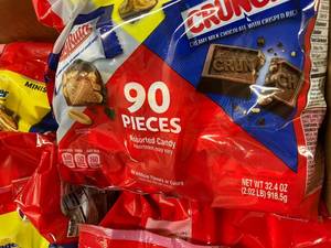 lot 76 image: Nestle Party Packs