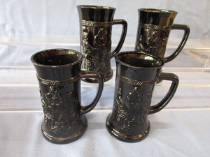 lot 9 image: Indiana Glass Mugs