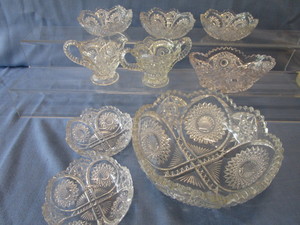 lot 10 image: Antique Berry Set