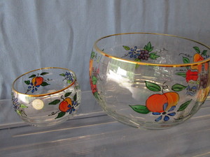 lot 14 image: Romanian Art Glass