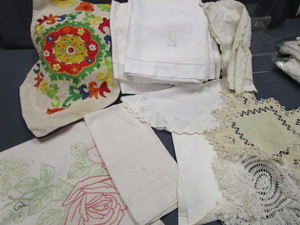 lot 32 image: Fancy Linens