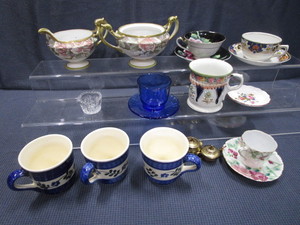 lot 60 image: Fancy Teacups, Cream & Sugar