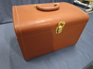 lot 63 image: Train Case