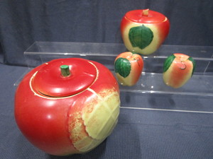 lot 69 image: Apple Cookie, Shakers, Canister