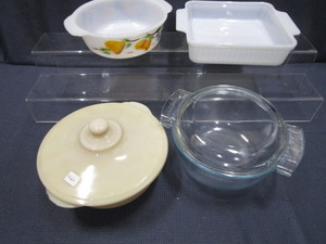 lot 71 image: Pyrex, Fire King