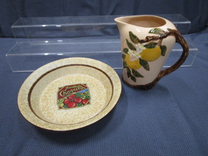 lot 93 image: Dollywood Pitcher, Pie Plate