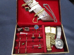 lot 118 image: Mens Jewelry