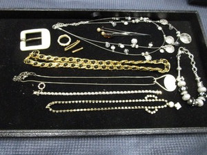 lot 121 image: Costume Jewelry